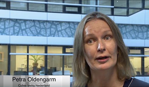 Petra Oldengarm op podium tijdens dcypher Matchmaking symposium